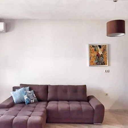 La Spacious With A Sea View Apartman