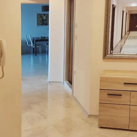 La Spacious With A Sea View