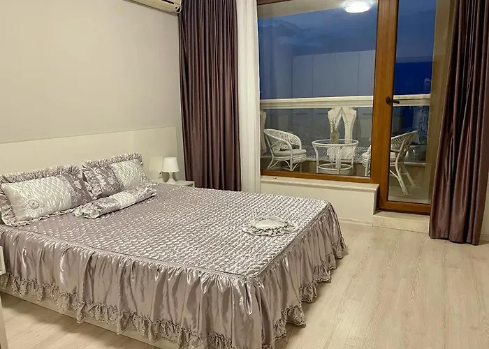 La Spacious With A Sea View 아파트 바르나