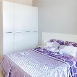La Spacious With A Sea View Apartmán