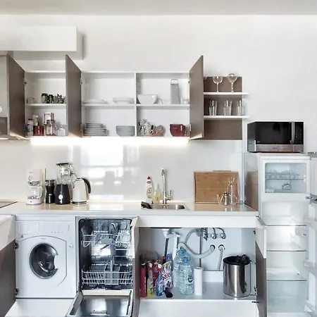 La Spacious With A Sea View