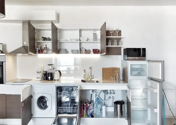 La Spacious With A Sea View